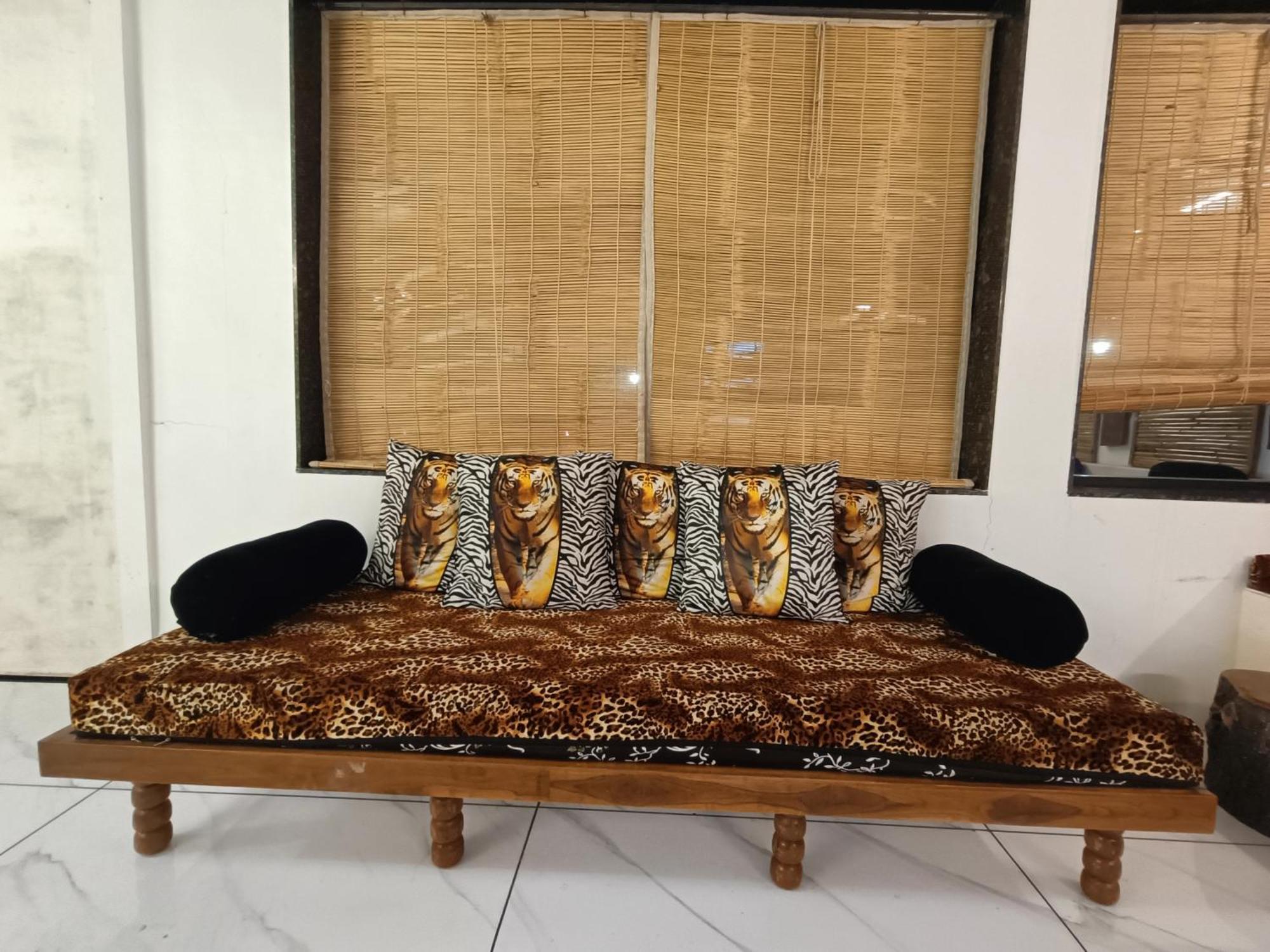 Leopard Farmhouse Mhow ภายนอก รูปภาพ